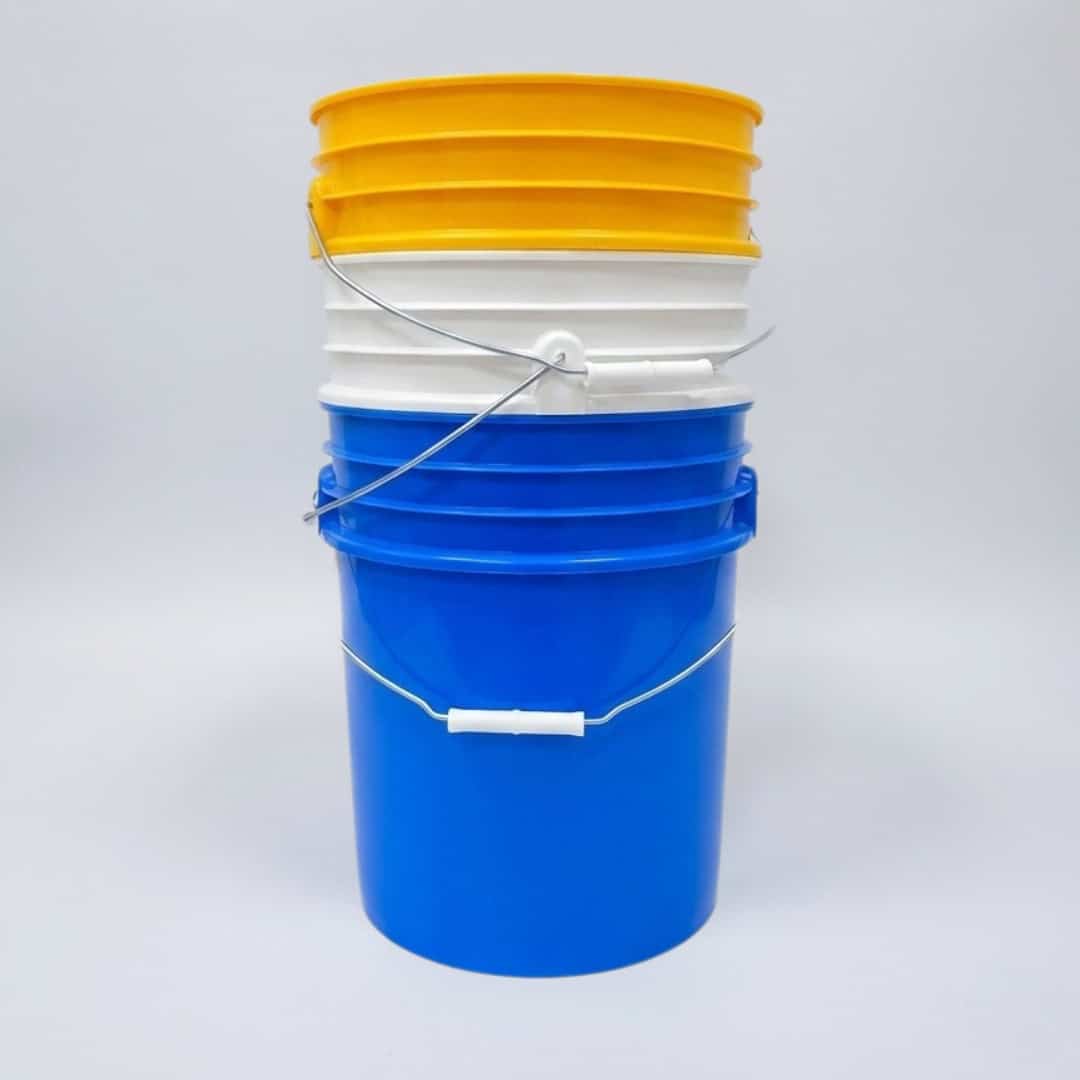 Chaudière en plastique 5 gallons (19 L) – Fin de ligne (Couleurs variées)